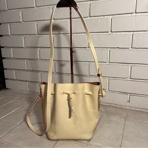 SOPHIE HULME LONDON Cream/Ivory Leather Bucket Carryall Crossbody Bag